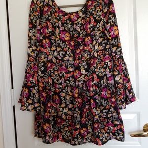H&M Divided NWOT tunic w slight bell sleeve.